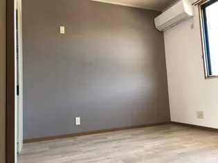 メゾンボザールⅡ【B203号室】の居間