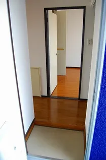 ル・クレール【1階】の玄関