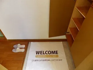 カーサセレーノ A棟【2階】の玄関