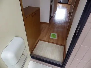 セレーナK【2階】の玄関