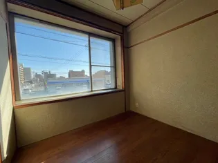 八まきビル【2階】の居間