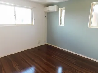 ハピネス白雲【203 号室】の居間