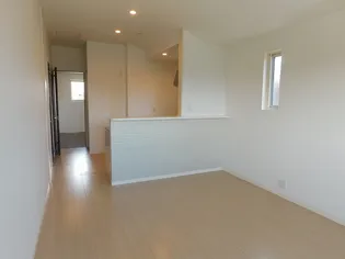 ハピネス白雲【203 号室】の居間