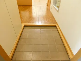 レクエルド城北【1階】の玄関