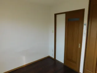 旭ハイツ【B2号室】の寝室