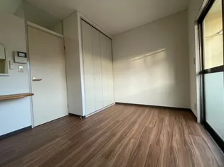 バスティード西浜田【2C号室】の寝室