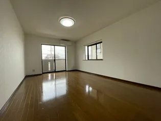 リブェール桜【301号室】の居間