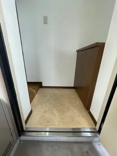 リブェール桜【301号室】の玄関