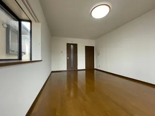 リブェール桜【301号室】の寝室