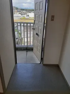 シティハイツ日野【2階】の玄関