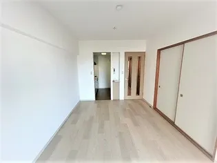 ステイツ四日市【6階】の居間