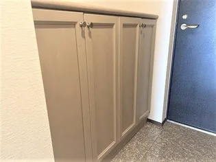 ステイツ四日市【6階】の玄関