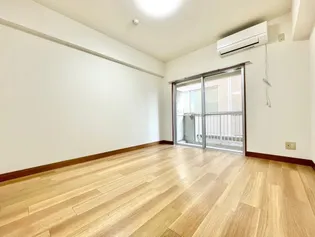 サザレビル【203号室】の居間