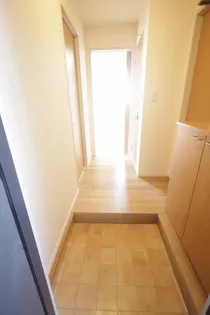 グラシア城西【A102号室】の玄関