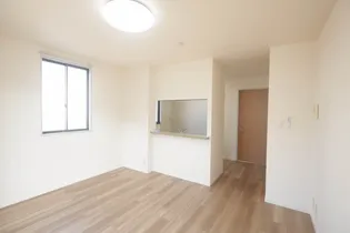 グラシア城西【A102号室】の居間