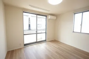 グラシア城西【A102号室】の居間