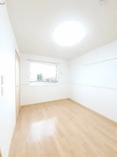 フラッツ・サンモール【2階】の寝室