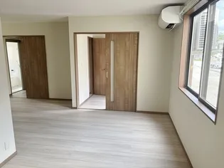 ラ・セゾンフルール【101号室】の居間