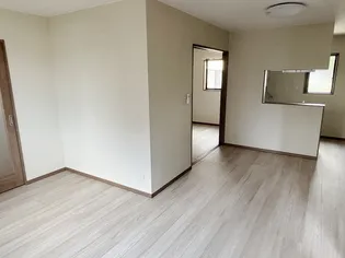 ラ・セゾンフルール【101号室】の居間