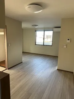 ラ・セゾンフルール【102号室】の居間