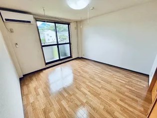 サプリング上山田B【2階】の居間