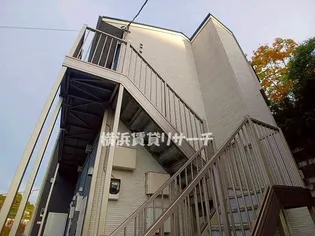 BEAMS PINE【2階】の外観