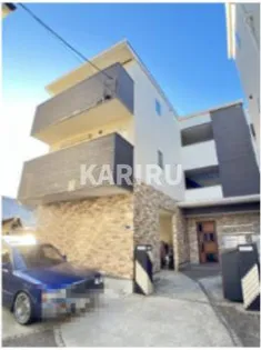 EASE A4【3階】の外観