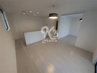 ブロンテ関守【1階】の居間