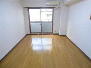 グラーツィア東灘【2階】の居間