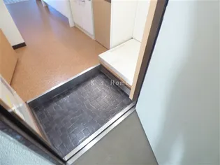 グラーツィア東灘【2階】の玄関