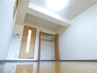 グラーツィア東灘【2階】の居間