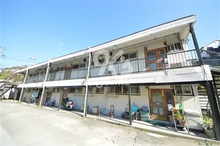山麓荘【2階】の外観