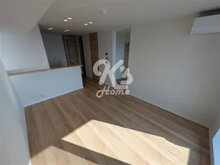 シャーメゾン潮見台【302号室】の居間