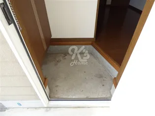 藤ハイツ【B棟102号室】の玄関