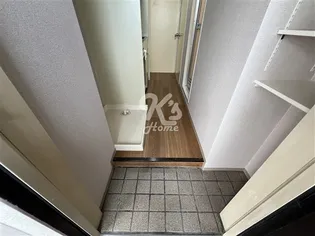 ドミシル今森【402号室】の玄関