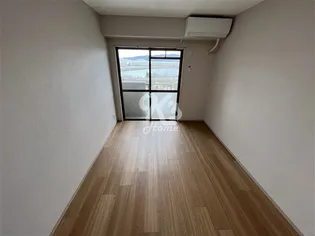 ドミシル今森【402号室】の居間