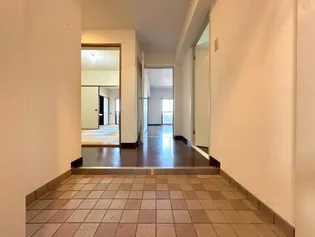 カルム千里山土井【2階】の玄関