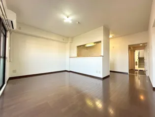 カルム千里山土井【2階】の居間