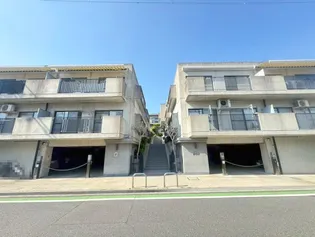 ラジュニール春日丘【4階】の外観