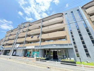 コアロード千里の外観
