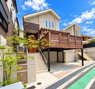大阪府豊中市緑丘3丁目【一戸建】の外観