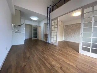 モンヴィラージュ本山【4階】の居間