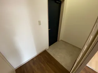 モンヴィラージュ本山【4階】の玄関