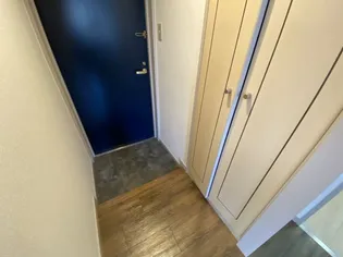 モンヴィラージュ本山【2階】の玄関