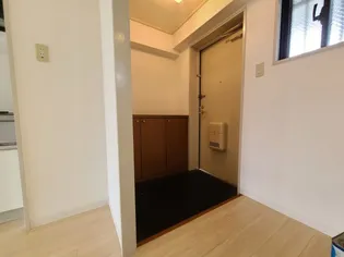 アモンコートⅠ【4階】の玄関