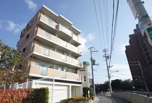 シャトー御影山手【3階】の外観