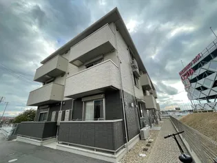 クローバー富士1号館【3階】の外観