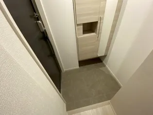 Kanemasa【3階】の玄関