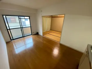 ルナハイム【2階】の居間