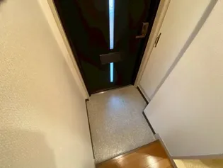 ルナハイム【2階】の玄関